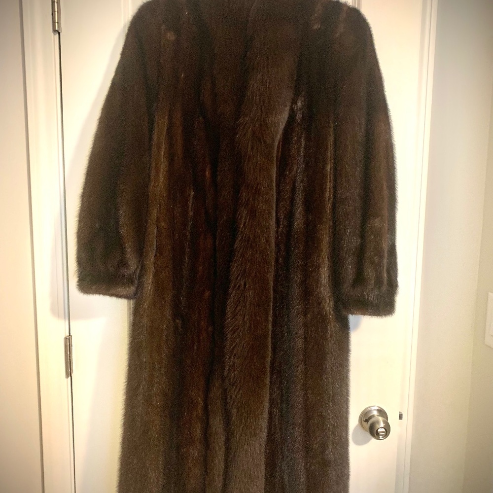 Avanti Full Length Collared  Mink Coat Like New Condition -Size Small